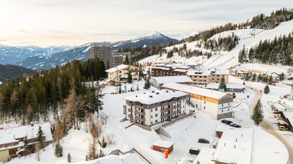 Te koop: Katschberg, ,,ski in ski out''  Zeer mooi en goed kleinschalig appartementen Residence in het centrum, Op sneeuwzekere hoogte vlakbij de piste en lift.  Nog slechts 2  te koop !
